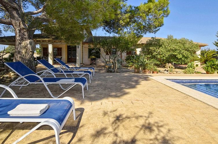 Vakantiehuis Modernes Landhaus mit Pool, Klimaanlage und WLA