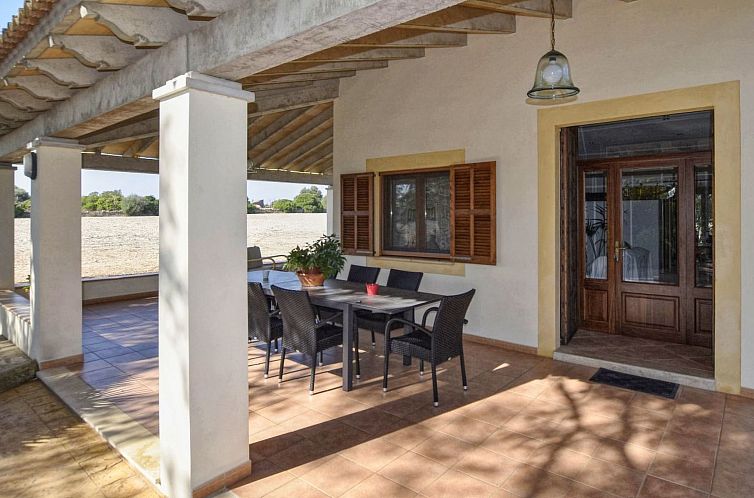 Vakantiehuis Modernes Landhaus mit Pool, Klimaanlage und WLA