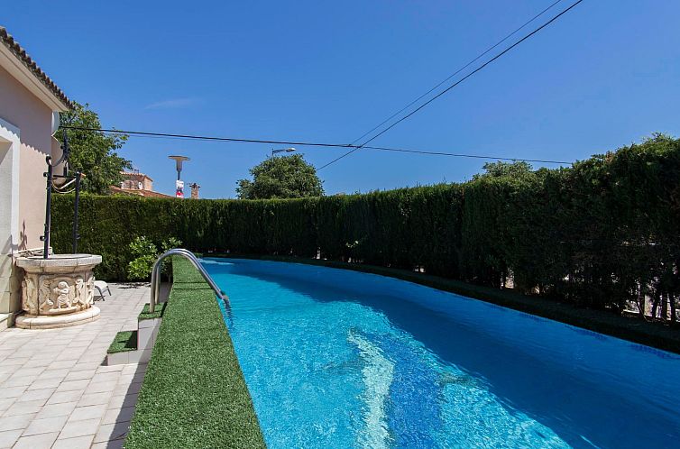 Guest house 16038005 - Holiday property Mallorca - Vakantiehuis Chalet 'Villa Port Adriano'