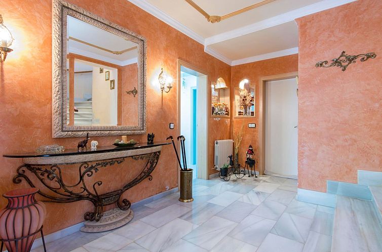 Vakantiehuis Chalet 'Villa Port Adriano'