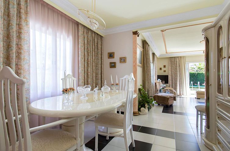 Vakantiehuis Chalet 'Villa Port Adriano'