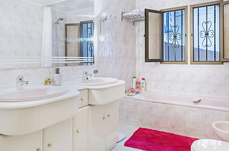 Vakantiehuis VILLA MARIA PORTALS NOUS by Priority