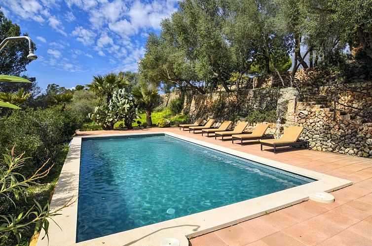 Vakantiehuis Finca in idyllischer Umgebung Pool & Klima 8 Pe