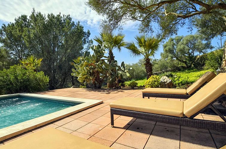 Vakantiehuis Finca in idyllischer Umgebung Pool & Klima 8 Pe