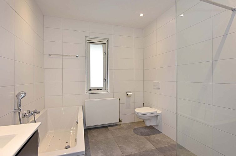 Vrijstaande woning in Anjum