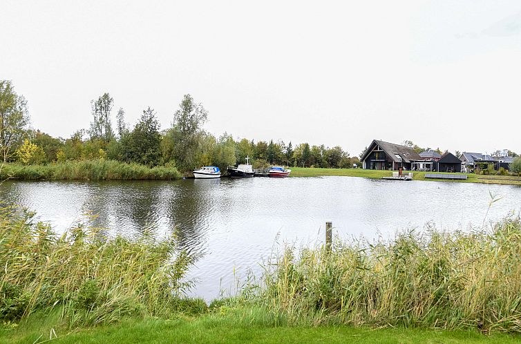 Vrijstaande woning in Anjum