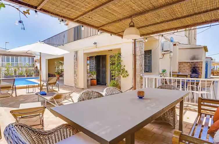 Vakantiehuis Villa mit Pool in Cala Estancia, nahe Palma