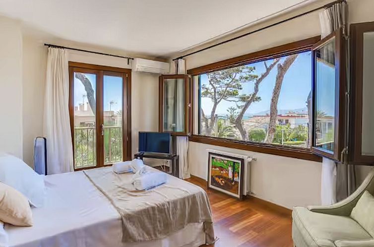 Vakantiehuis Villa mit Pool in Cala Estancia, nahe Palma