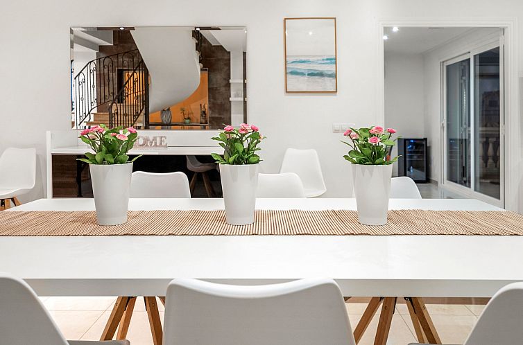 Vakantiehuis Villa SOL FELOSTAL, 130m zum Strand, nahe Airpo