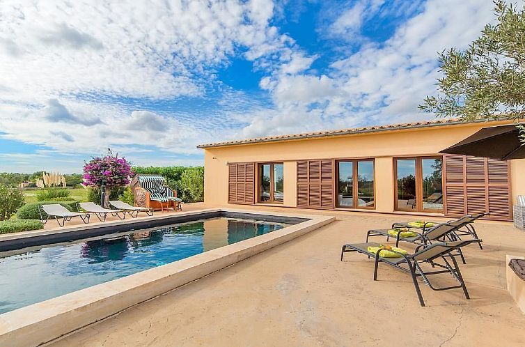 Vakantiehuis Tolles Ferienhaus in Campos mit Großem Pool