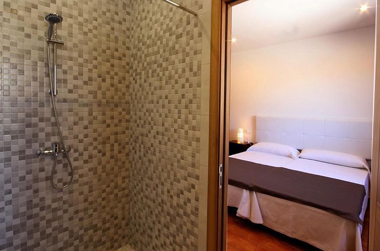 Appartement Wohnung mit Pool, Garten, Terrasse und Grill