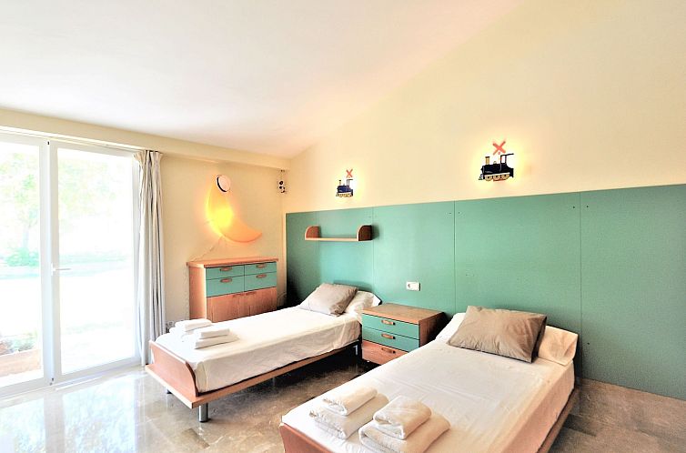 Vakantiehuis Villa con piscina y pista de tenis privada idea