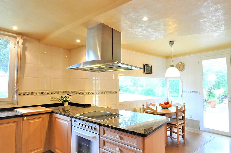Vakantiehuis Villa con piscina y pista de tenis privada idea