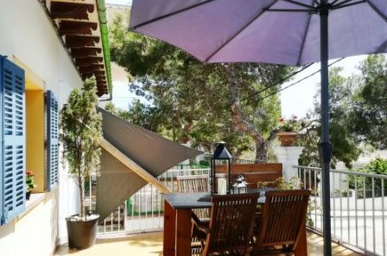 Appartement Touristenwohnung "Pins" mit Terrasse