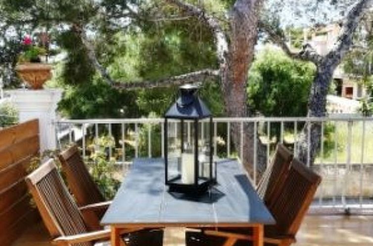 Appartement Touristenwohnung "Pins" mit Terrasse