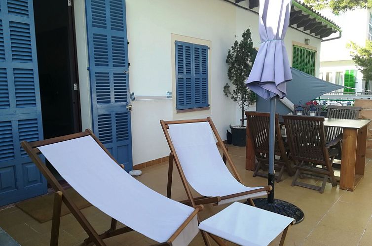 Appartement Touristenwohnung "Pins" mit Terrasse