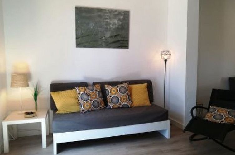 Appartement Touristenwohnung "Pins" mit Terrasse