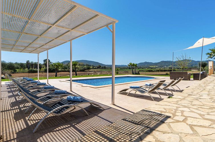Vakantiehuis VILLA LORENZO MANACOR by PriorityVillas
