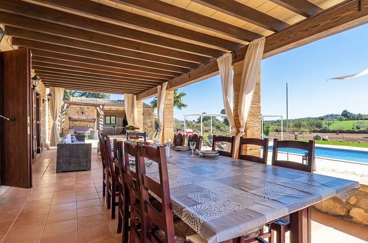 Vakantiehuis VILLA LORENZO MANACOR by PriorityVillas