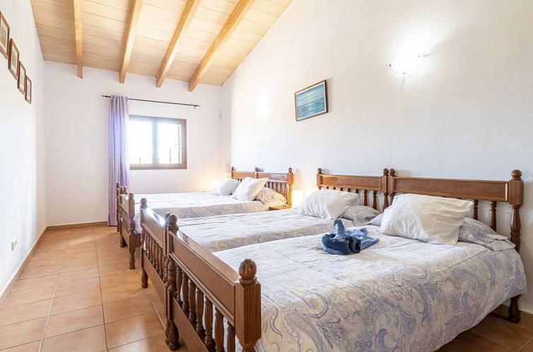 Vakantiehuis VILLA LORENZO MANACOR by PriorityVillas