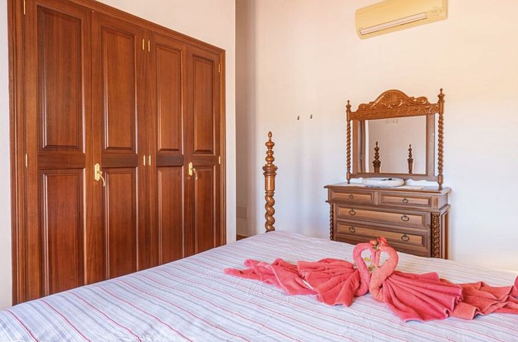 Vakantiehuis VILLA LORENZO MANACOR by PriorityVillas