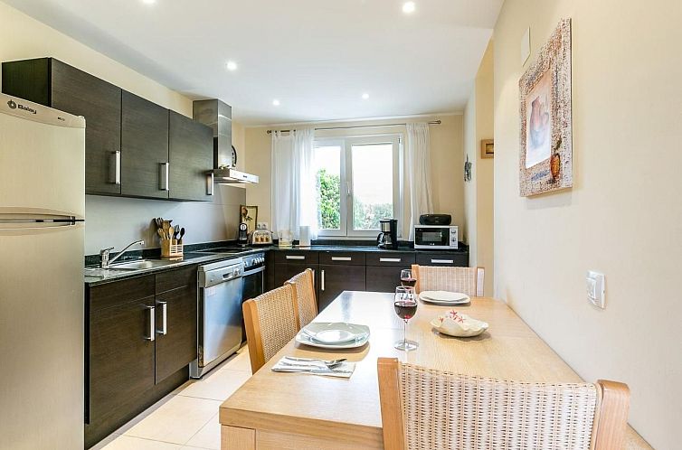 Vakantiehuis Schönes Ferienhaus in Urbanització El Paraís