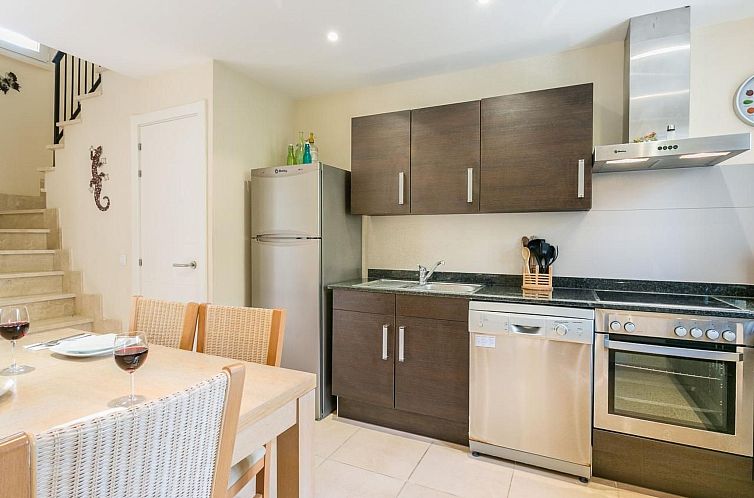 Vakantiehuis Schönes Ferienhaus in Urbanització El Paraís