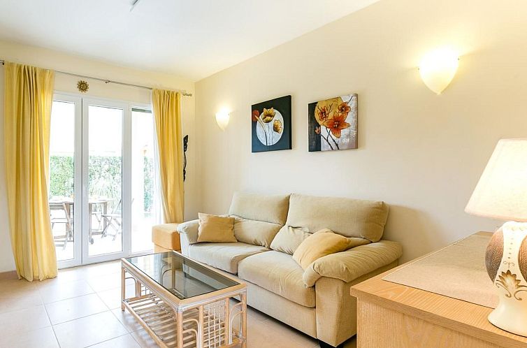 Vakantiehuis Schönes Ferienhaus in Urbanització El Paraís