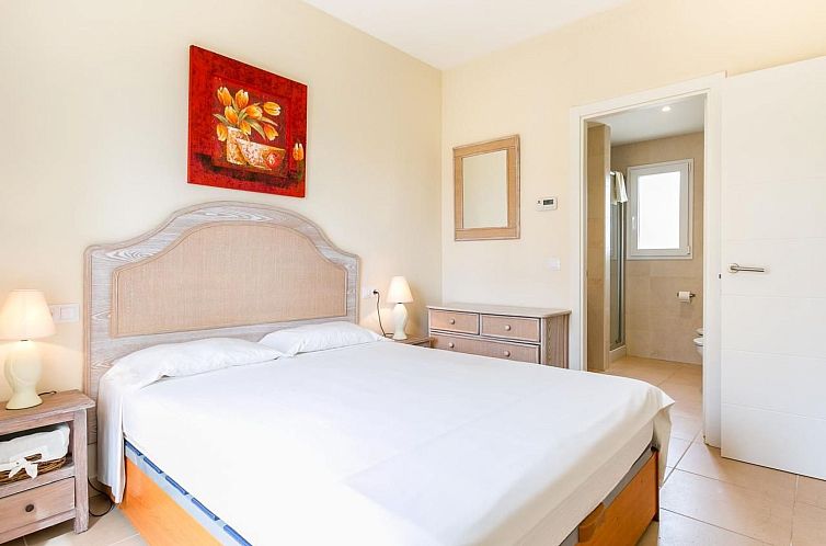 Vakantiehuis Schönes Ferienhaus in Urbanització El Paraís