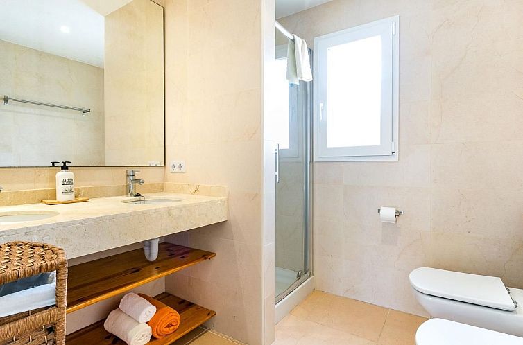 Vakantiehuis Schönes Ferienhaus in Urbanització El Paraís