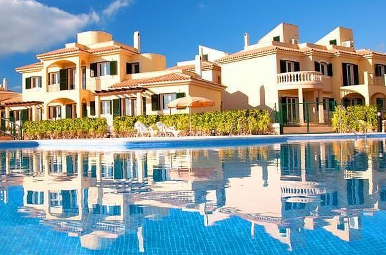 Vakantiehuis Schönes Ferienhaus in Urbanització El Paraís