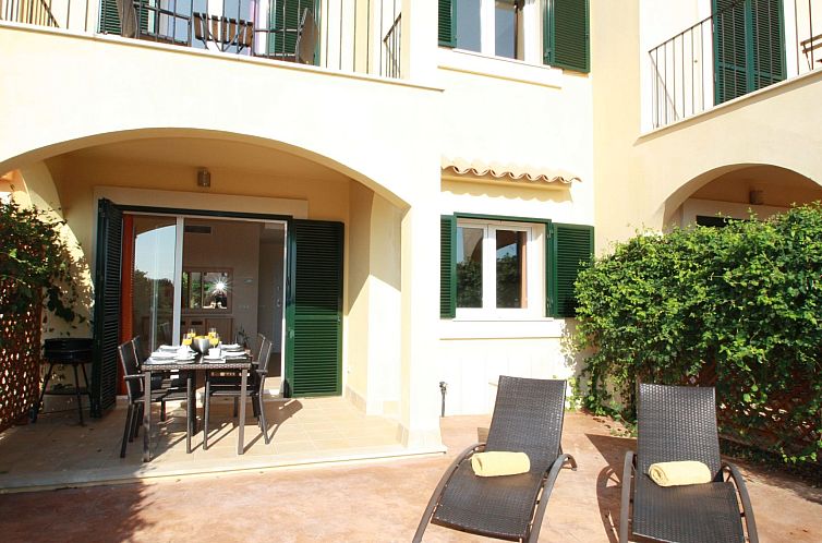Vakantiehuis Mediterranes Ferienhaus mit privatem Garten
