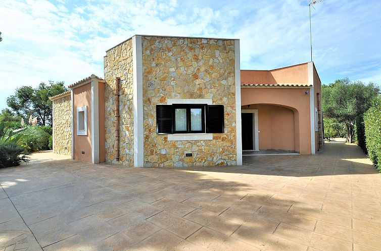 Vakantiehuis VILLA MONICA en barrio residencial de Cala Pi p