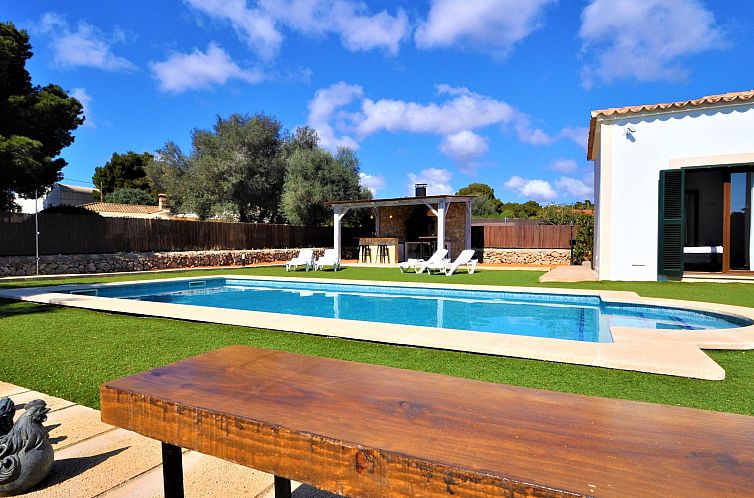Vakantiehuis VILLA MONICA en barrio residencial de Cala Pi p