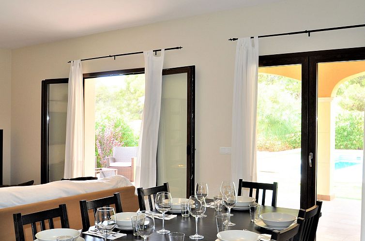 Vakantiehuis VILLA MONICA en barrio residencial de Cala Pi p