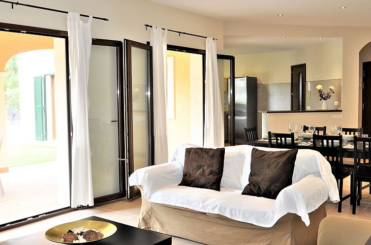 Vakantiehuis VILLA MONICA en barrio residencial de Cala Pi p