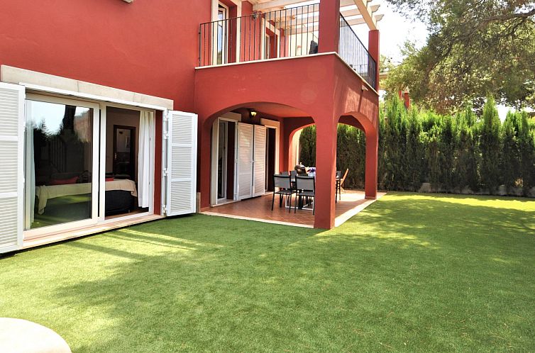 Vakantiehuis VILLA en Zona residencial tranquila con piscina