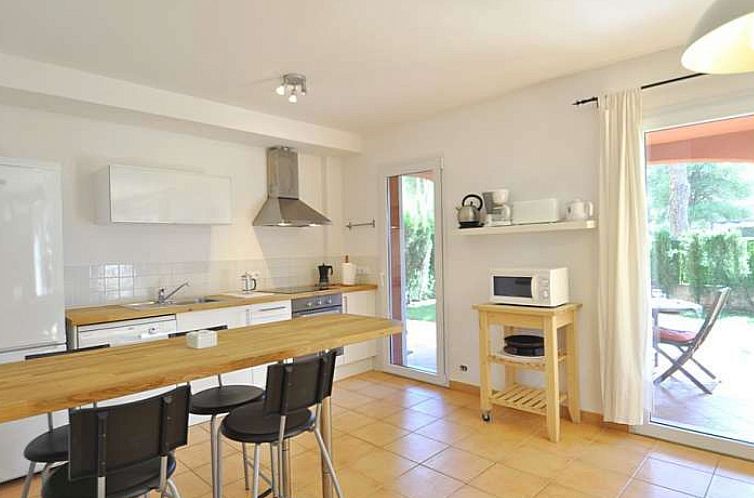 Vakantiehuis VILLA en Zona residencial tranquila con piscina