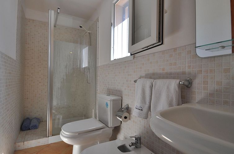 Vakantiehuis VILLA en Zona residencial tranquila con piscina