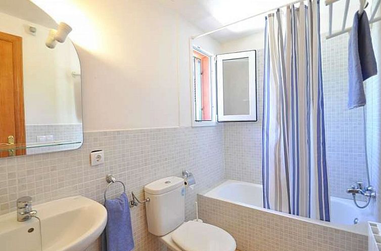 Vakantiehuis VILLA en Zona residencial tranquila con piscina