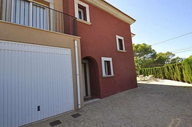 Vakantiehuis VILLA en Zona residencial tranquila con piscina