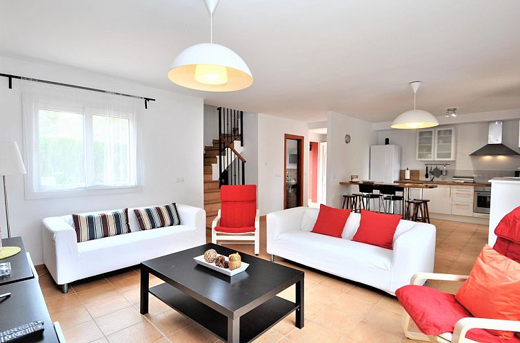 Vakantiehuis VILLA en Zona residencial tranquila con piscina