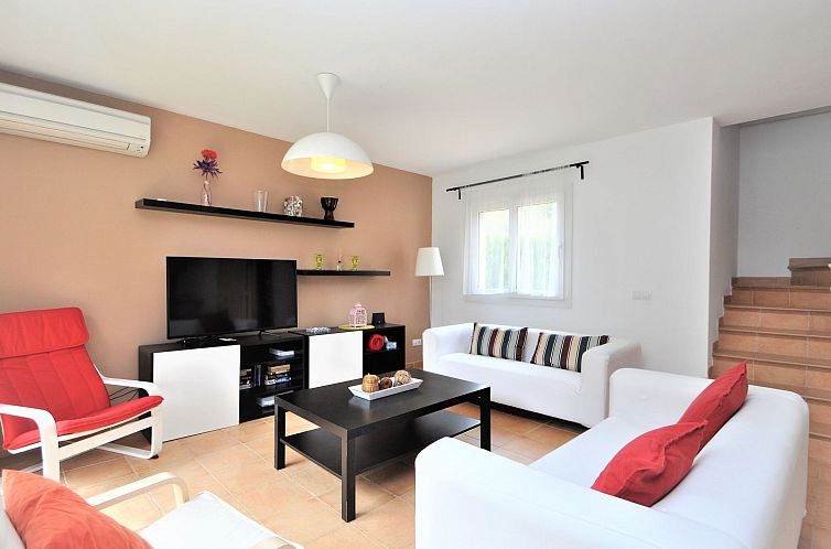 Vakantiehuis VILLA en Zona residencial tranquila con piscina