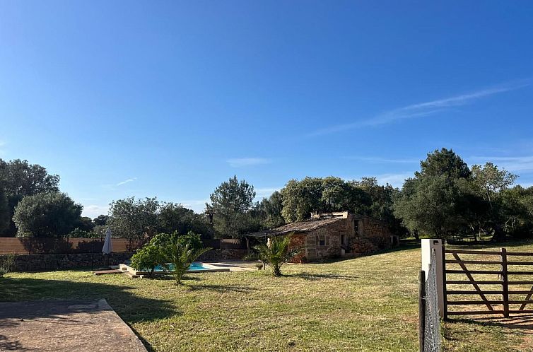 Vakantiehuis mit eigenem Garten und Schwimmbad.