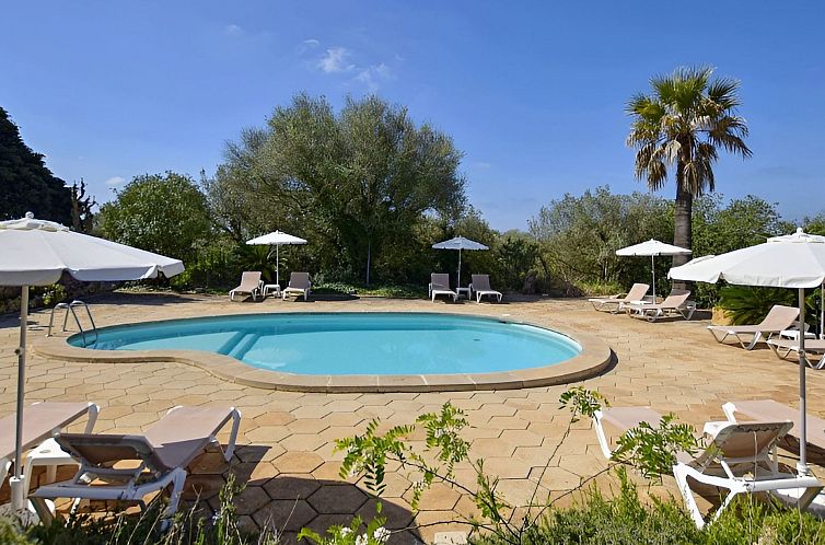 Vakantiehuis Großes Landhaus mit Schwimmbad in Meeresnähe