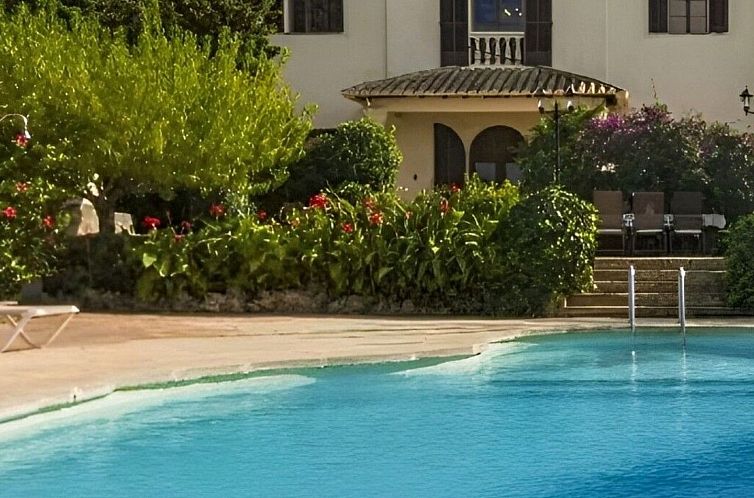 Vakantiehuis Großes Landhaus mit Schwimmbad in Meeresnähe