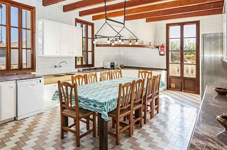 Vakantiehuis Großes Landhaus mit Schwimmbad in Meeresnähe