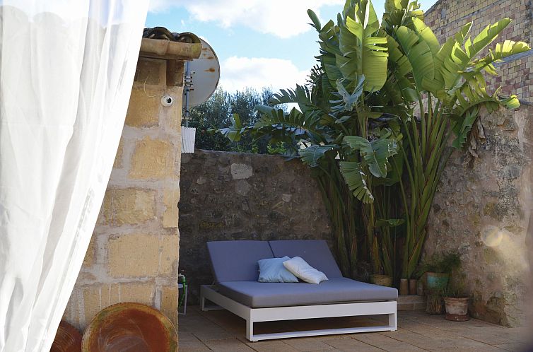 Vakantiehuis Jedes Ferienhaus mit Garten und Schwimmbad