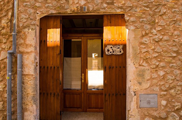 Vakantiehuis Jedes Ferienhaus mit Garten und Schwimmbad