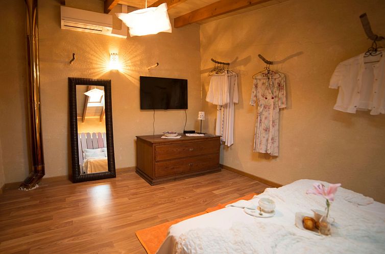 Vakantiehuis Jedes Ferienhaus mit Garten und Schwimmbad